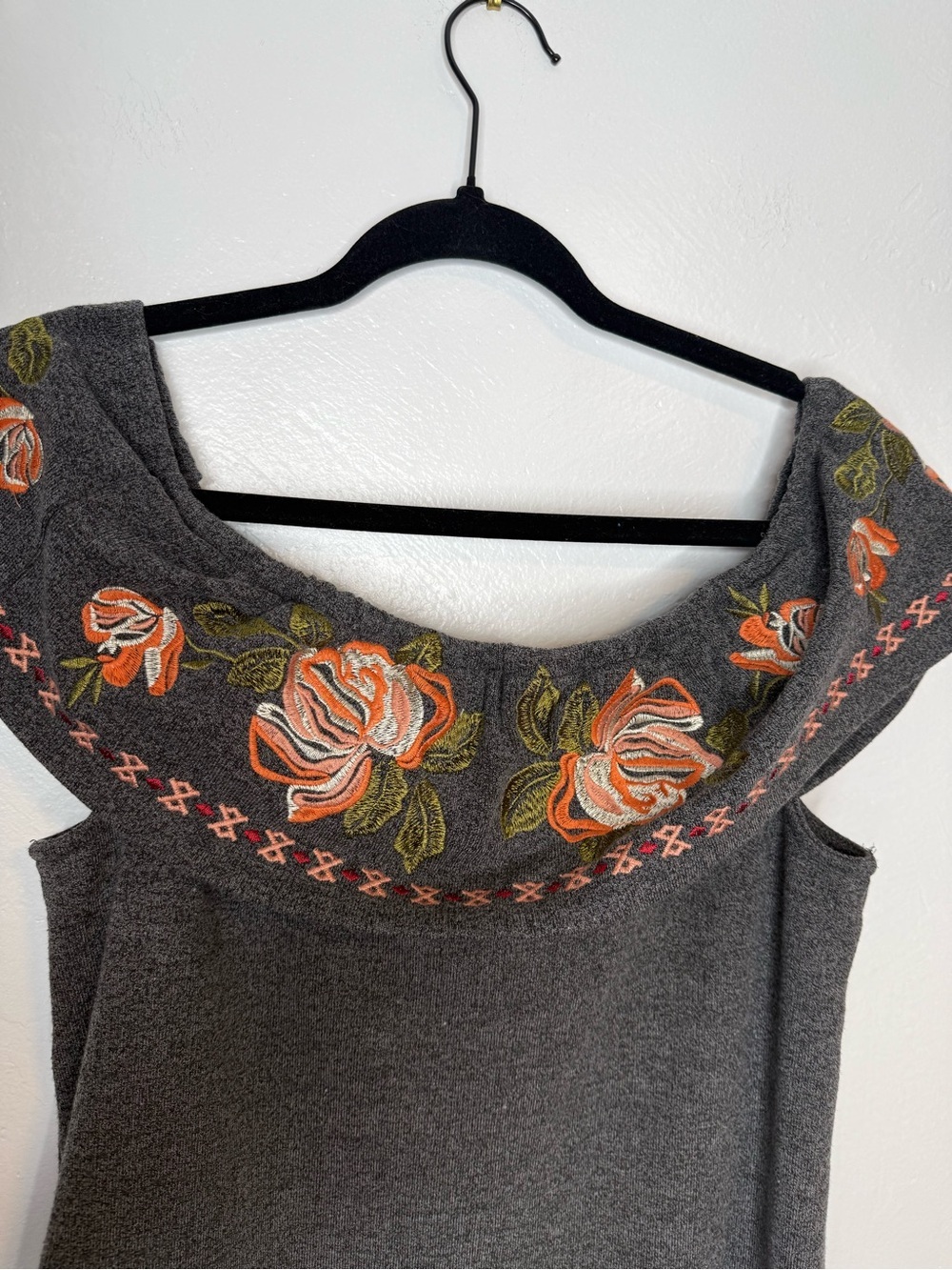 THML Embroidered Floral Off Shoulder Knit Top Gray Small - Picture 6 of 11